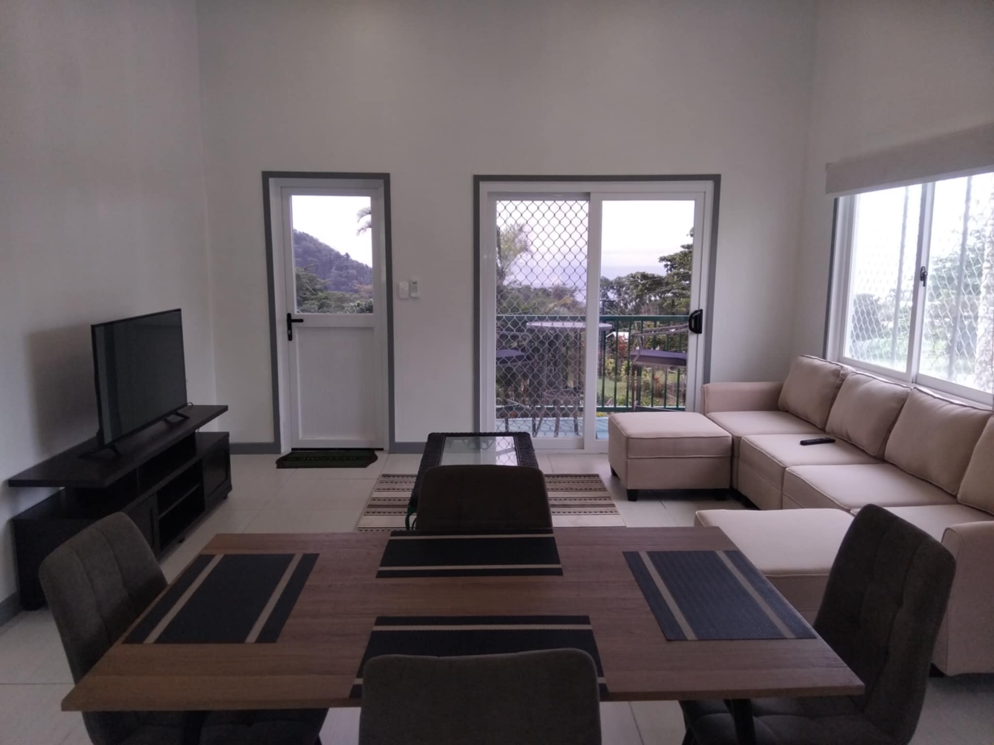 NOW TENANTED - 1 bedroom, 1 Bathroom Rental House - Banks Street , VAOALA