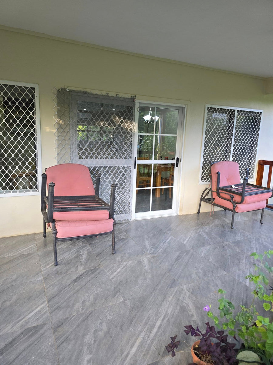 SOLD - ULULOLOA 2 Bedroom & 2 Bathroom house on 3\4 acre section.